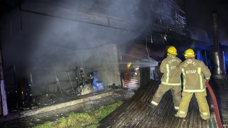 Se incendian dos locales en “Las Cortinas” de Cuautepec