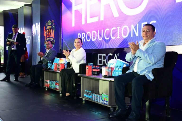 Vecinos deberán contar con seguro de autos para habilitar estacionamientos durante la feria