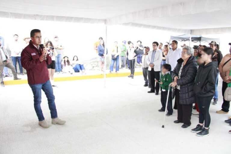 INAUGURAN PAVIMENTACIÓN CON CONCRETO HIDRÁULICO EN LA CALLE CAMINO A SAN MARCOS