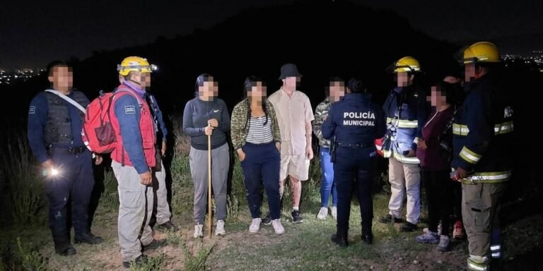 Rescatan con vida a jóvenes pedidos en el cerro del Xihuingo