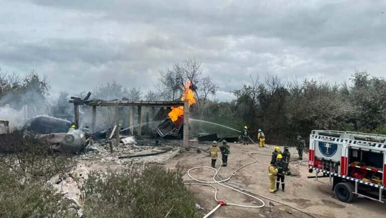 Explotan cuatro pipas de gas en Tepeaca