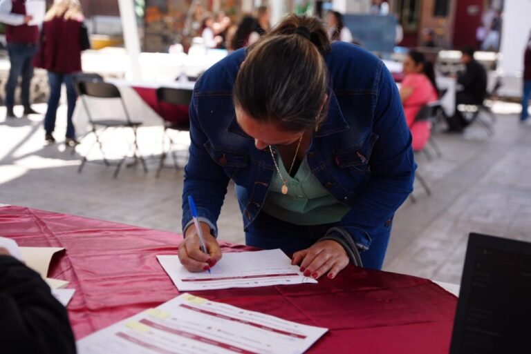 Hidalgo avanza en la simplificación de trámites para mejorar atención ciudadana 