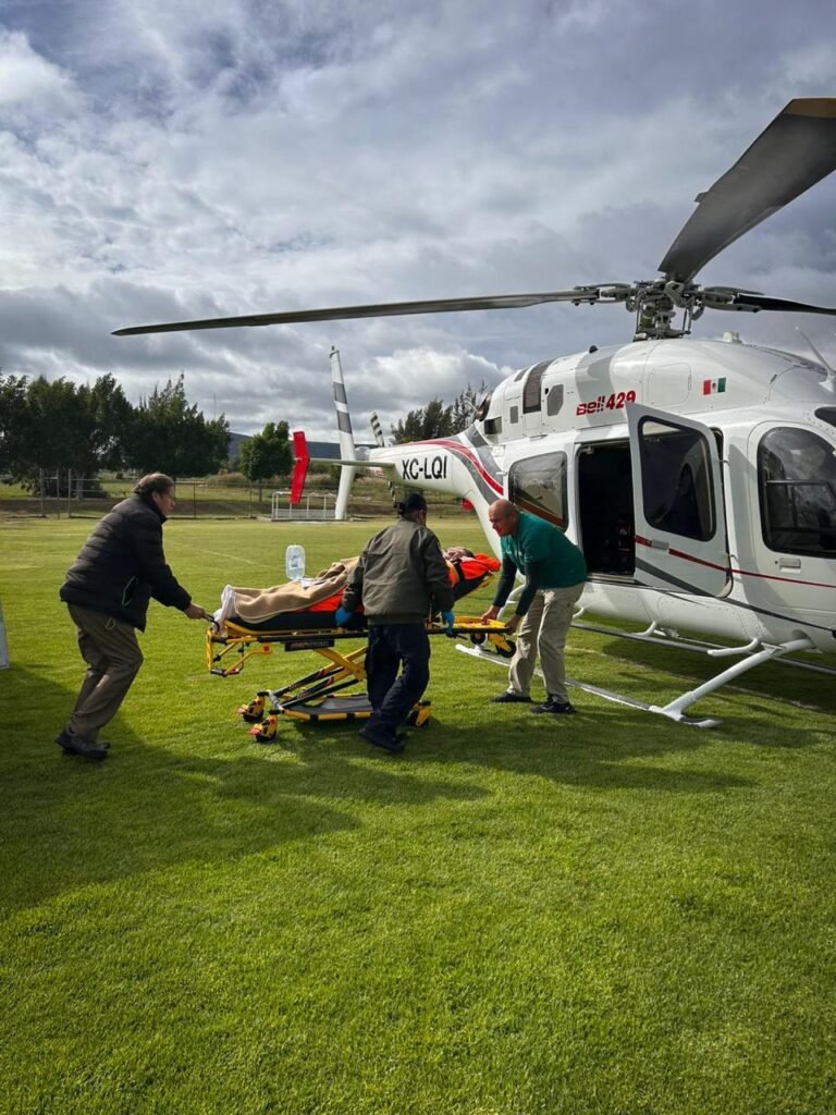 Realizan traslado aéreo de paciente a Guanajuato para continuar atención especializada