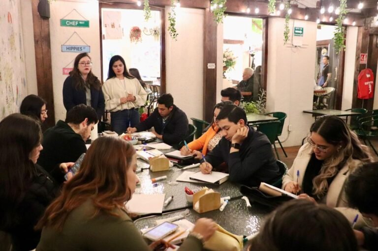 Inhjuve invita al arranque de los Círculos de Lectura, “La sociedad de los últimos lectores”