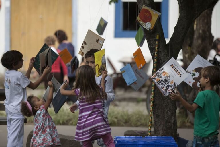 Brasil reduce por primera vez el analfabetismo por debajo del 5 por ciento