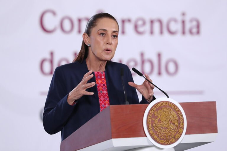 Sheinbaum atenderá demandas “factibles” de maestros mexicanos