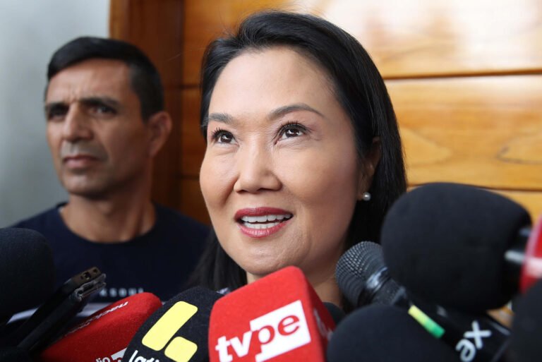 Keiko Fujimori se acerca a ganar elección presidencial en Perú