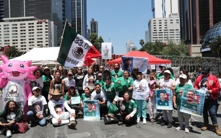 Familiares de desaparecidos juegan «cascarita» para visibilizar crisis 