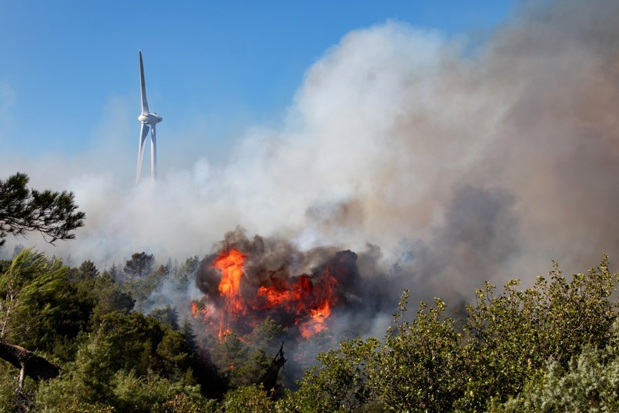 Nueve heridos leves, entre ellos un niño, en un incendio cerca de Perpiñán
