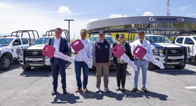 SSPH continúa fortaleciendo a municipios, entrega cinco patrullas