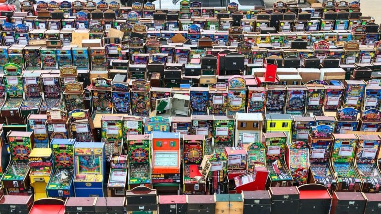 La guardia nacional y fiscalia de EDOMEX, aseguró 3 mil 374 «tragamonedas» y 9 MDP, durante operación «Dos bastos»