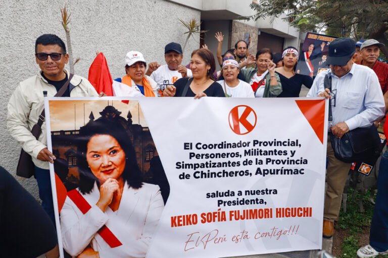 Fujimori inicia la transición de gobierno en Perú con la designación de equipo técnico