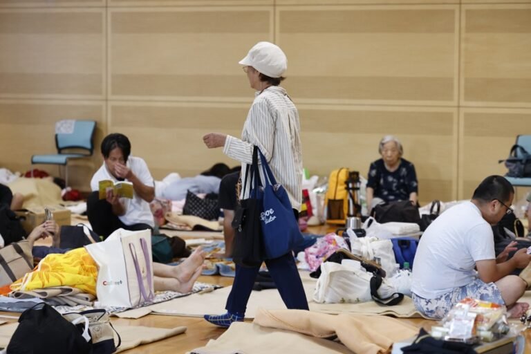Suman 34 muertos tras terremoto en Japón; continúa la búsqueda