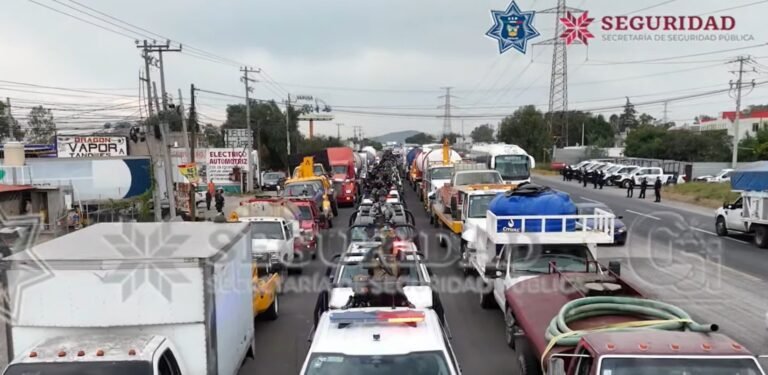 Aseguran 80 mil litros de combustible ilícito, vehículos y drogas durante cateo en Atotonilco de Tula