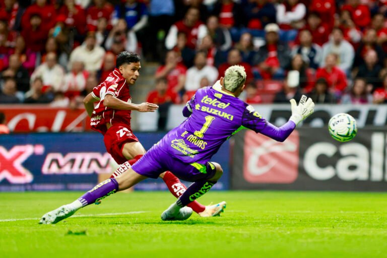 Los Pumas sorprenden como visitante y derrotan a Toluca por 1-2