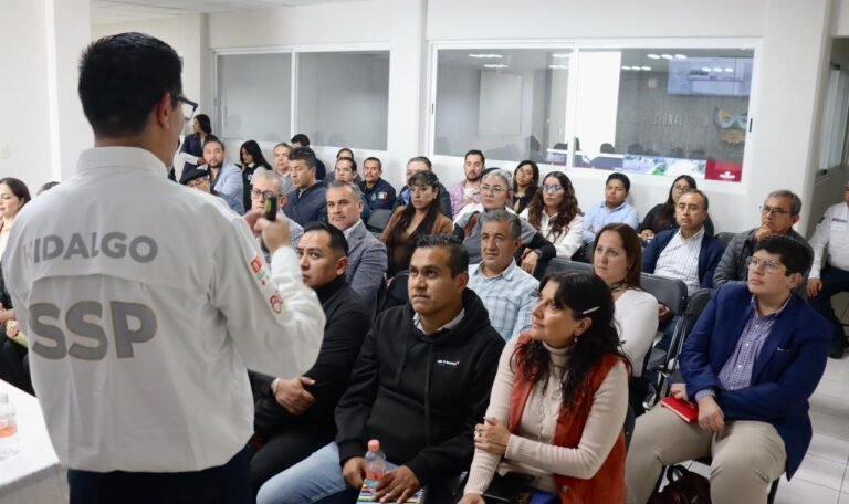 Dan conferencia de delitos cibernéticos