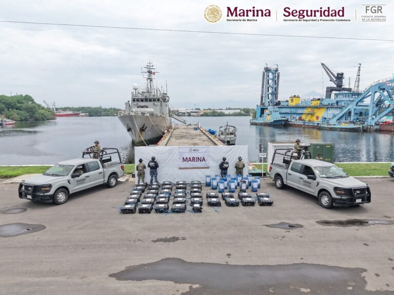 Marina asegura 1.1 toneladas cocaína