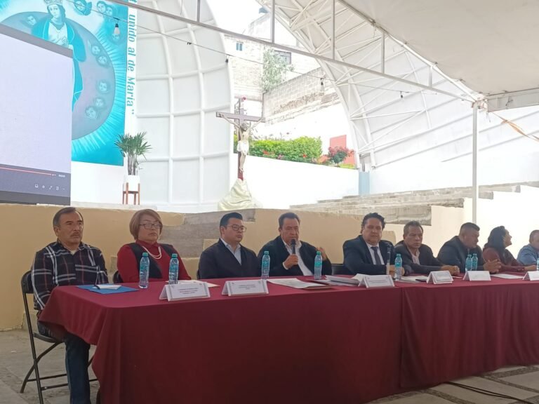 Incluye Feria de Los Angelitos shows de comedia para adultos