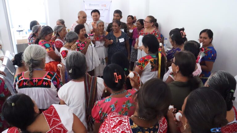 Reconocen y fortalecen saberes de mujeres parteras