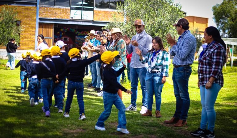 Impulsan iniciativa “Cadena de Amor”