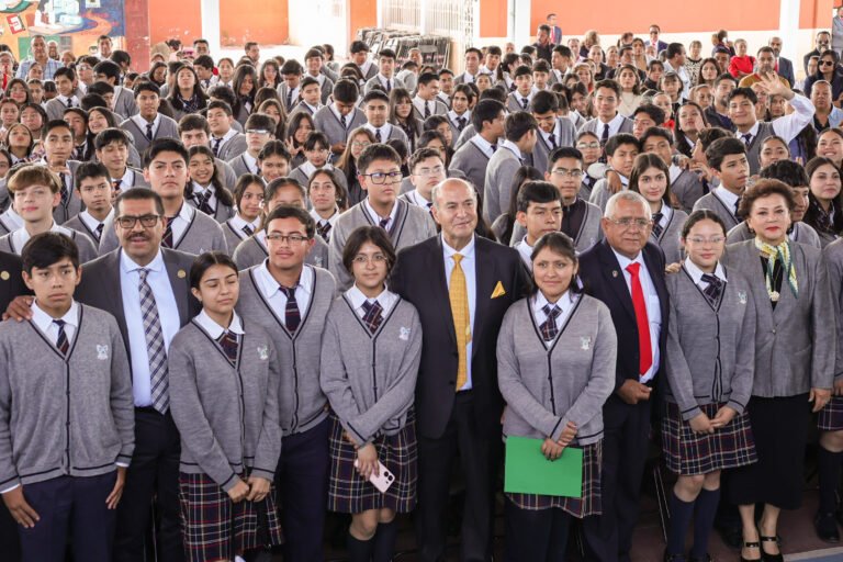 Clausuran ciclo escolar 2025-2026 en Tulancingo 