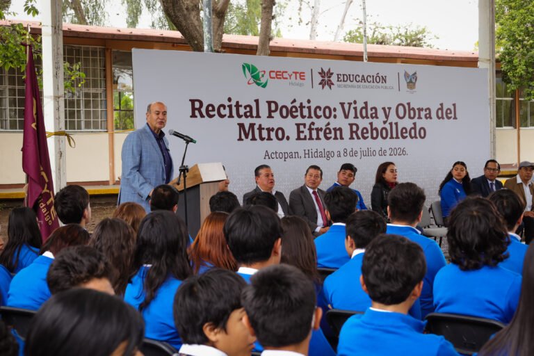 Natividad Castrejón encabeza recital poético sobre Efrén Rebolledo