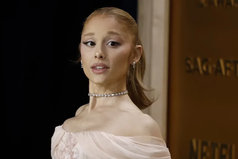 Ariana Grande denuncia a varios hackers por filtrar música y fotos durante años