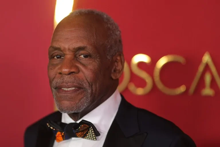 El actor Danny Glover habla sobre el alzheimer que padece: «La vida sigue»