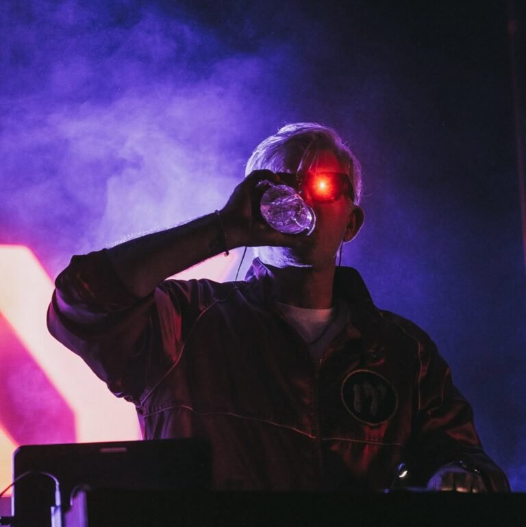 Encuentran muerto al DJ francés Kavinsky