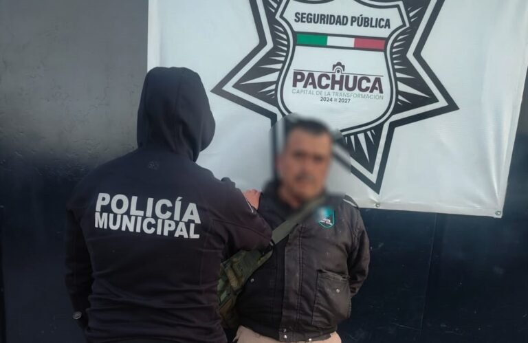 Detienen a hombre en notaría de Pachuca