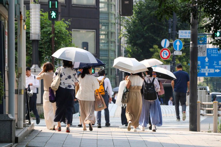 El calor extremo pone en alerta a Japón con al menos 14 muertos