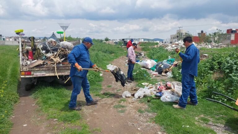 Realizan trabajo de limpieza en zona de fraccionamientos