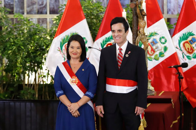 El nuevo canciller de Perú busca normalizar relaciones con México y plantea reunión entre Sheinbaum y Fujimori