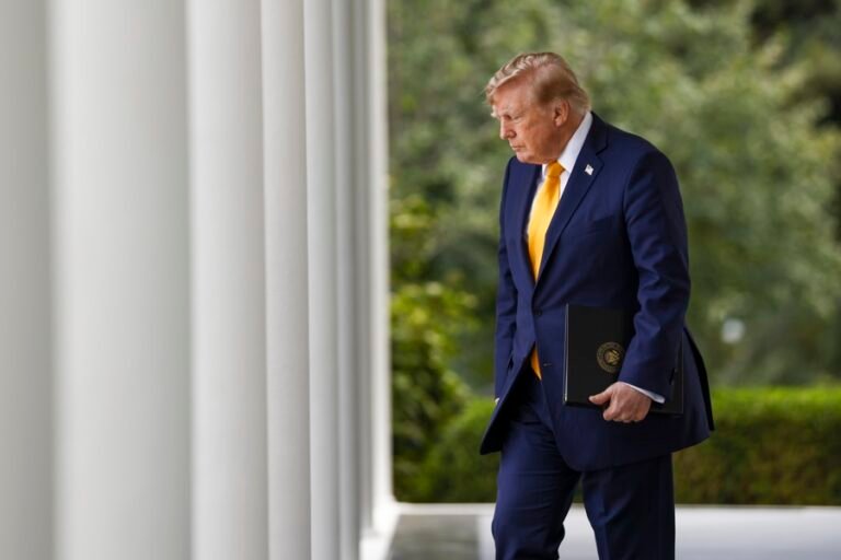Trump acusa a Canadá de «estafar» a EE.UU.