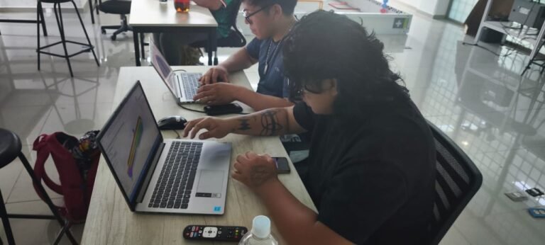 Estudiantes de UTVAM obtienen certificación internacional en diseño mecánico