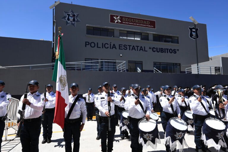 Julio Menchaca inaugura Cuartel de la Policía Estatal Cubitos