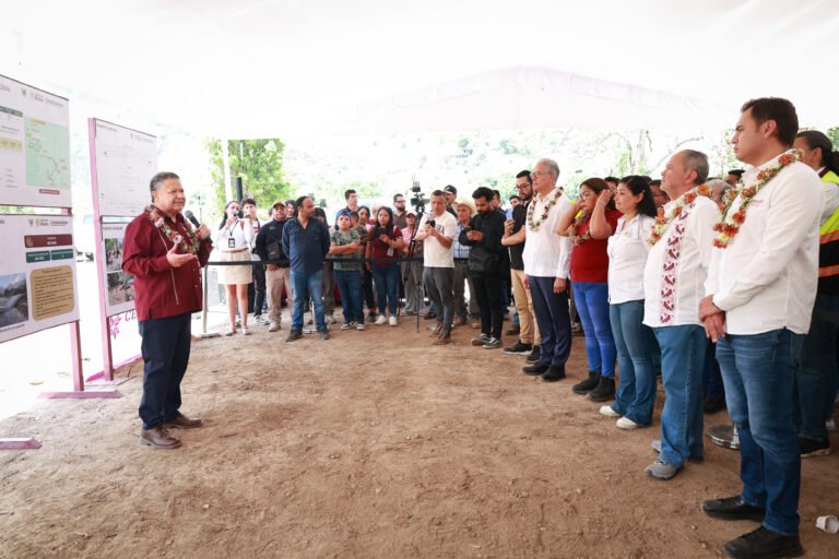 Julio Menchaca informa en Jacala sobre acciones de reconstrucción