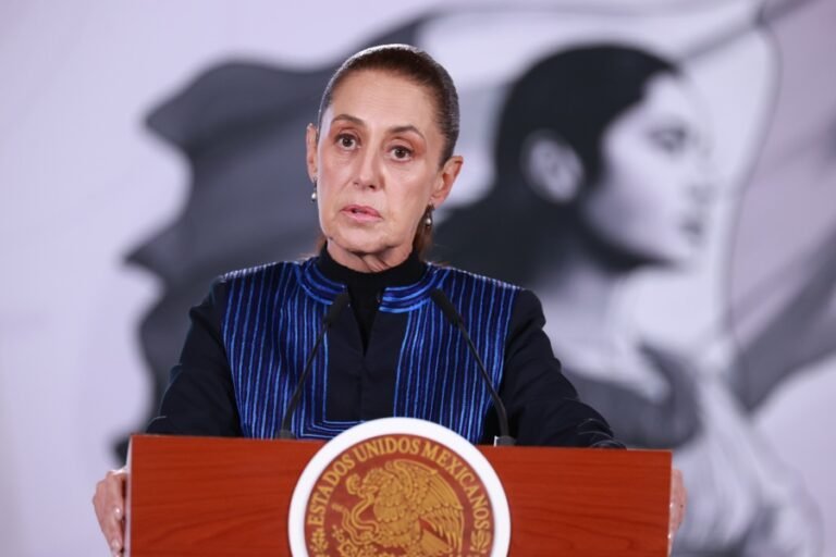 La  presidenta Sheinbaum pide “honestidad” al relevo de Rocha Moya
