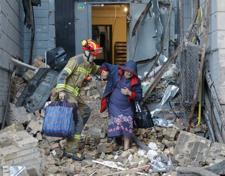 15 muertos y 39 heridos en nuevo ataque masivo contra Kiev