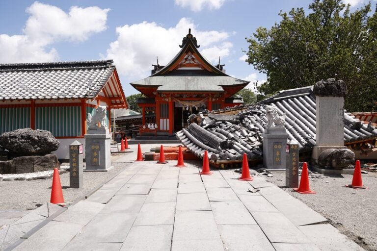 Japón da por finalizada la búsqueda de atrapados tras el terremoto con 36 muertos