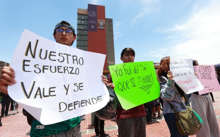 Alumnos mexicanos piden claridad en el acceso a la UNAM
