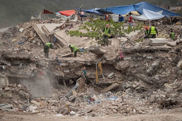 6 mil 301 muertos por el doble terremoto de junio en Venezuela