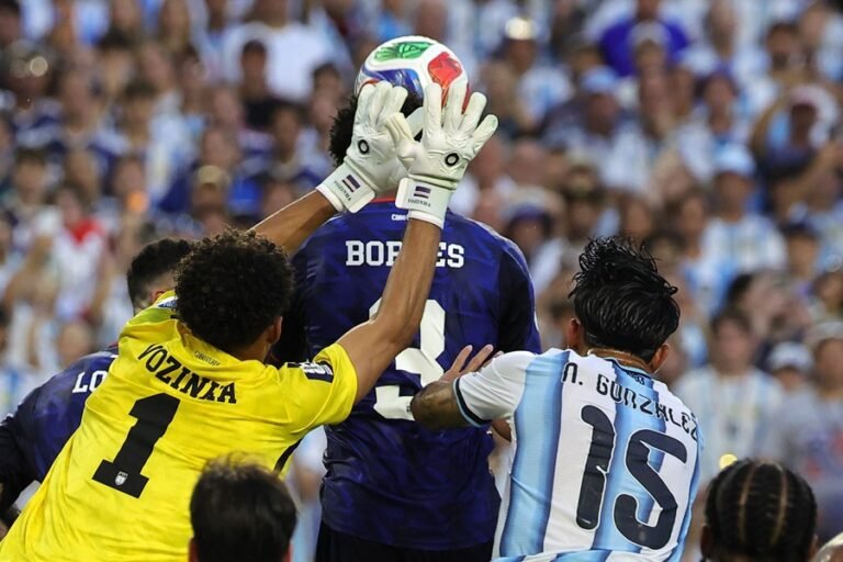 La ANFP autoriza a Josimar Évora a usar el apodo «Vozinha» en la camiseta de Colo Colo
