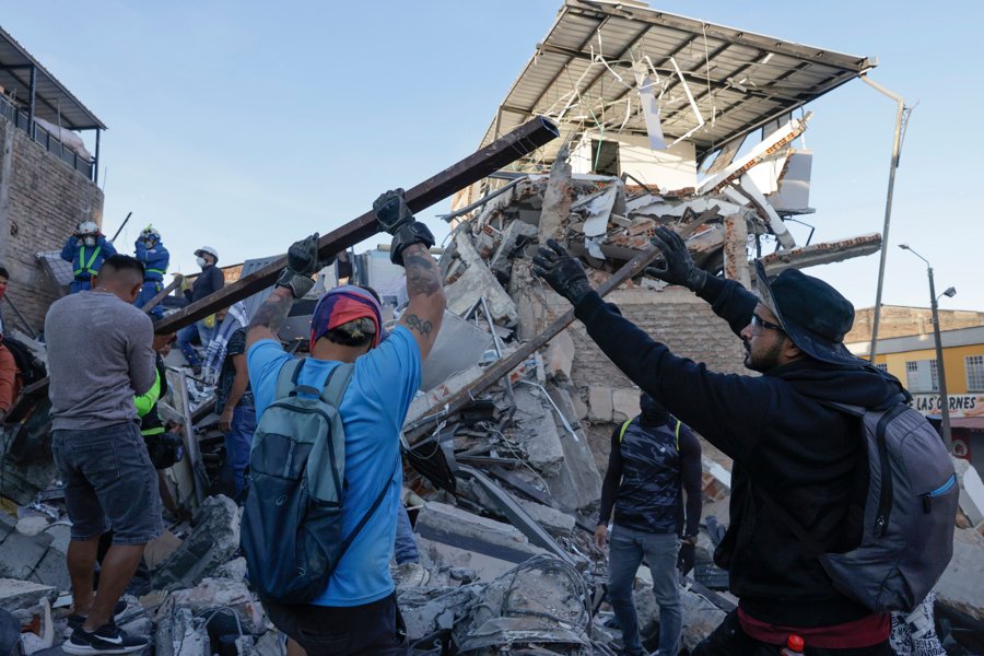 De la Espriella cifra en 181 los muertos por el terremoto, 59 menos que datos regionales