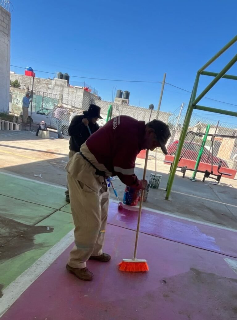 Al 80 por ciento la rehabilitación de tres canchas deportivas en Tulancingo