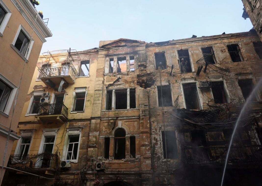 Al menos dos muertos en ataques rusos a la ciudad ucraniana de Járkov
