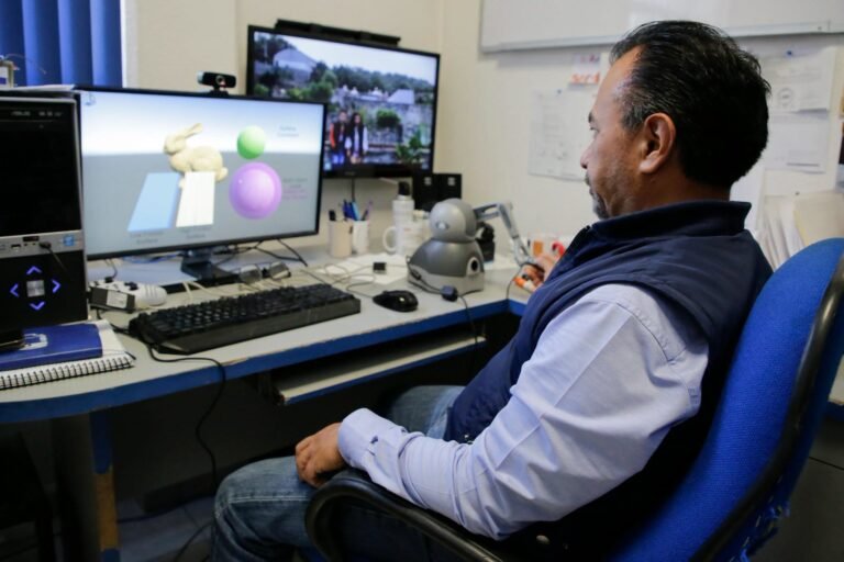Aplican IA y robótica para neurorehabilitación médica