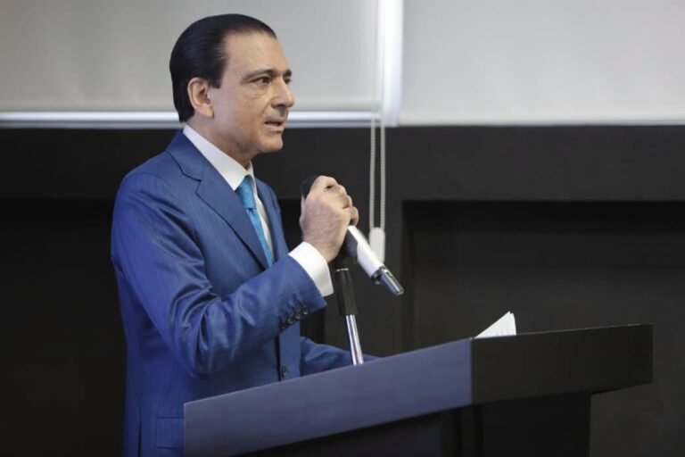 Necesario fortalecer vínculos entre academia y medios