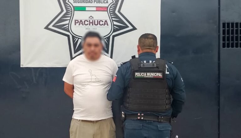 Detienen a hombre durante compraventa de vehículo