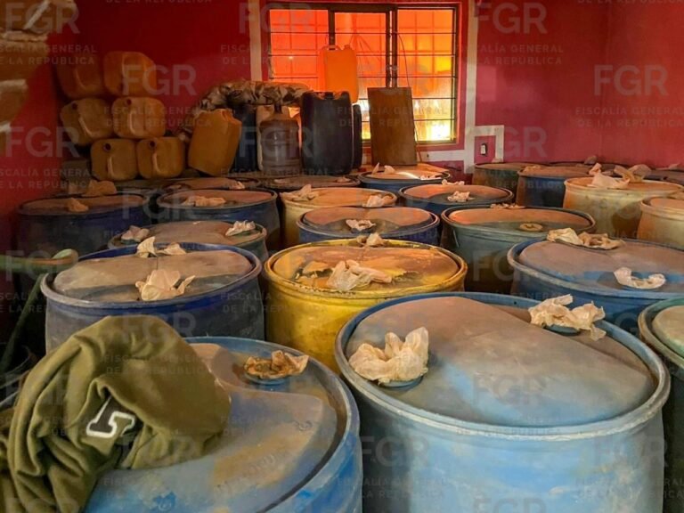 México incauta 5 mil 912 litros de hidrocarburo en Campeche